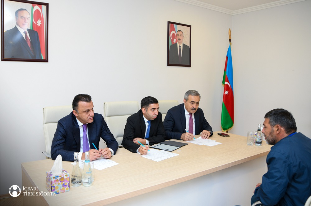 Zaur Əliyev Lənkəranda vətəndaşları qəbul edib